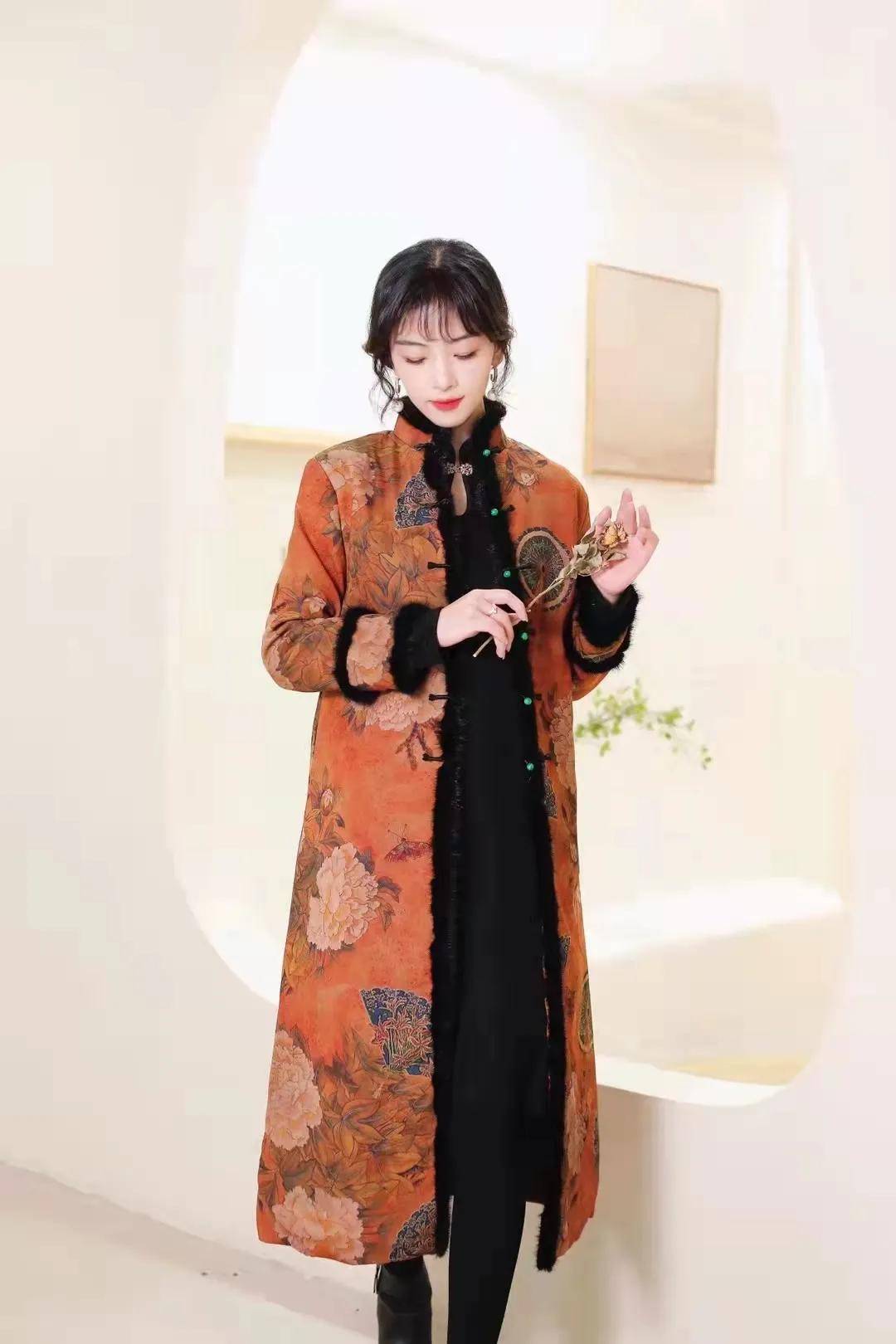 气质 旗袍女人别错过这件唐装外套，穿上绽放十足的古色古香女人味！