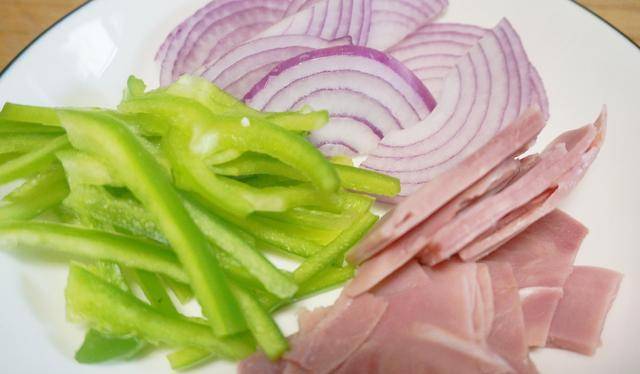 柿子椒|晒晒我家的早餐，早起半小时，用心搭配营养足，比早餐店还丰富