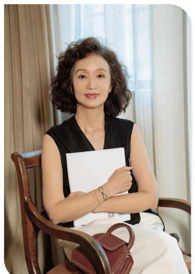 衣架 中年博主中最服三木妈妈，精致搭配优雅气质，简直就是行走的衣架