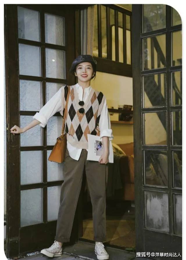 下半身 三木不愧是“帽子精”，各种帽子多种时髦搭法，总有一种适合你