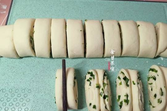葱花|早餐不用早起，有这面食备着，热一热就可上桌，做法也简单