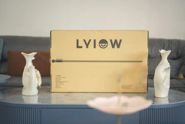 好听可见，好玩可赏，蓝牙音箱新定义—Lyiew Pro 3悬浮歌词音箱