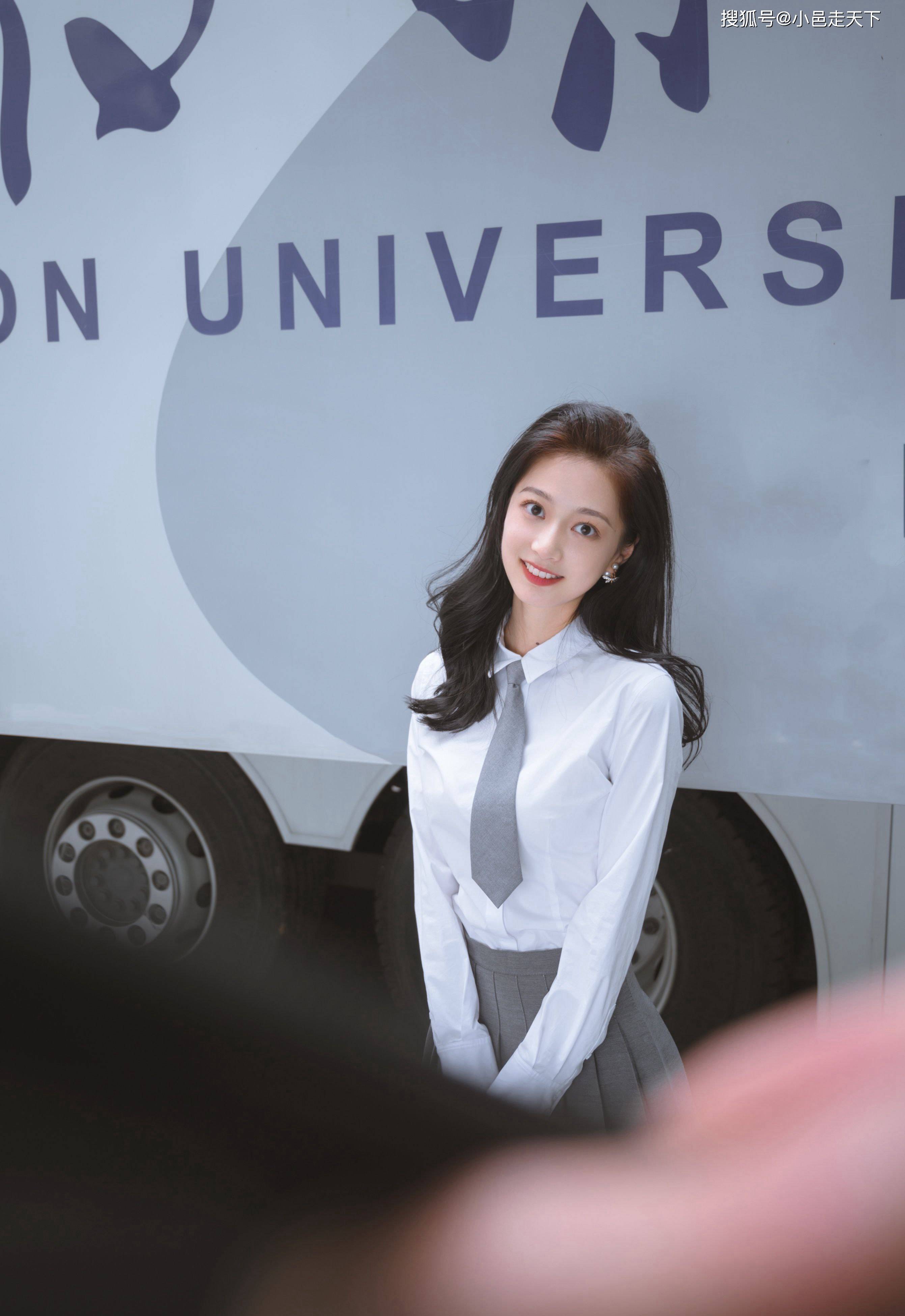 冯琳白色衬衣毕业照合集