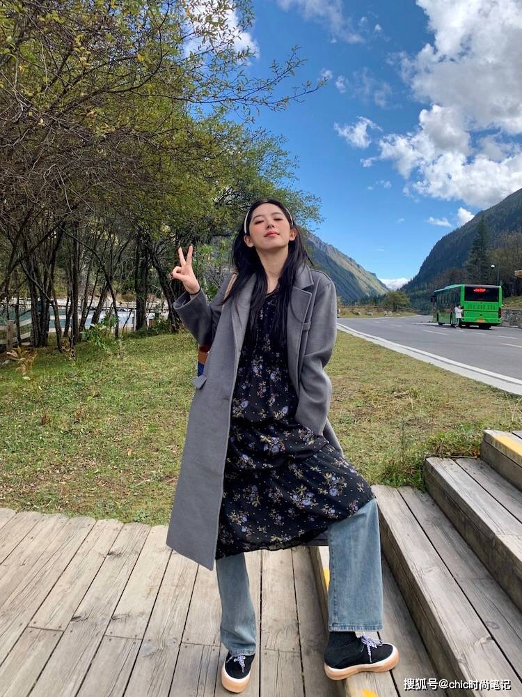 整体 下雪变装韩系女主角,如何成为像白鹿赵露思这样的氛围感控场者?