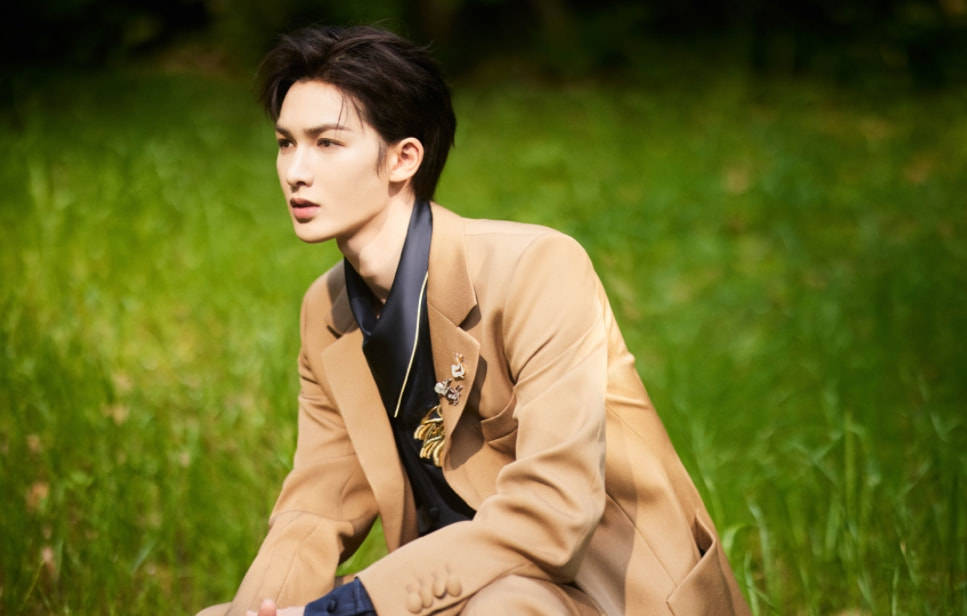 冰上|朱正廷冬奥献礼剧杀青，为角色特地留长发，解锁“冰上精灵”之称！