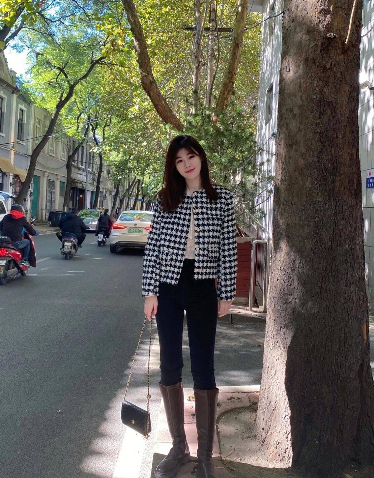 黑色 30+40的女性朋友，喜欢穿“高靴裤””看看博主示范后时髦又得体