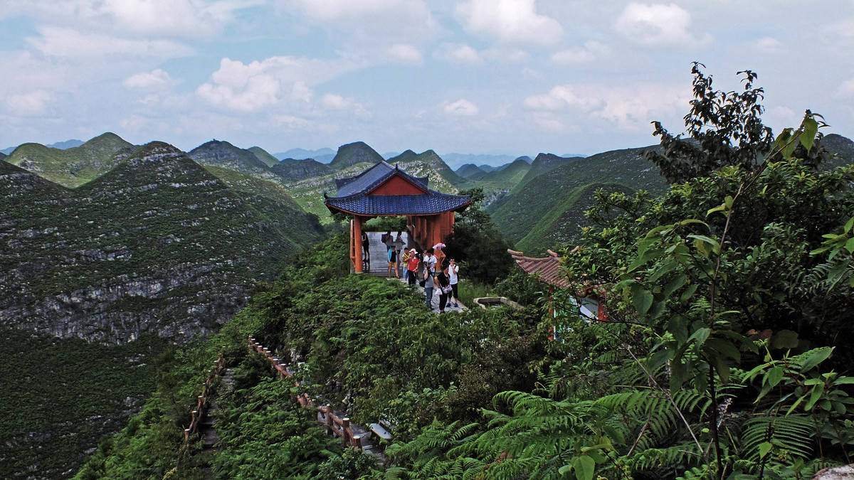 广西百色最刺激的景点,在崇山峻岭中,被誉为探险者乐园