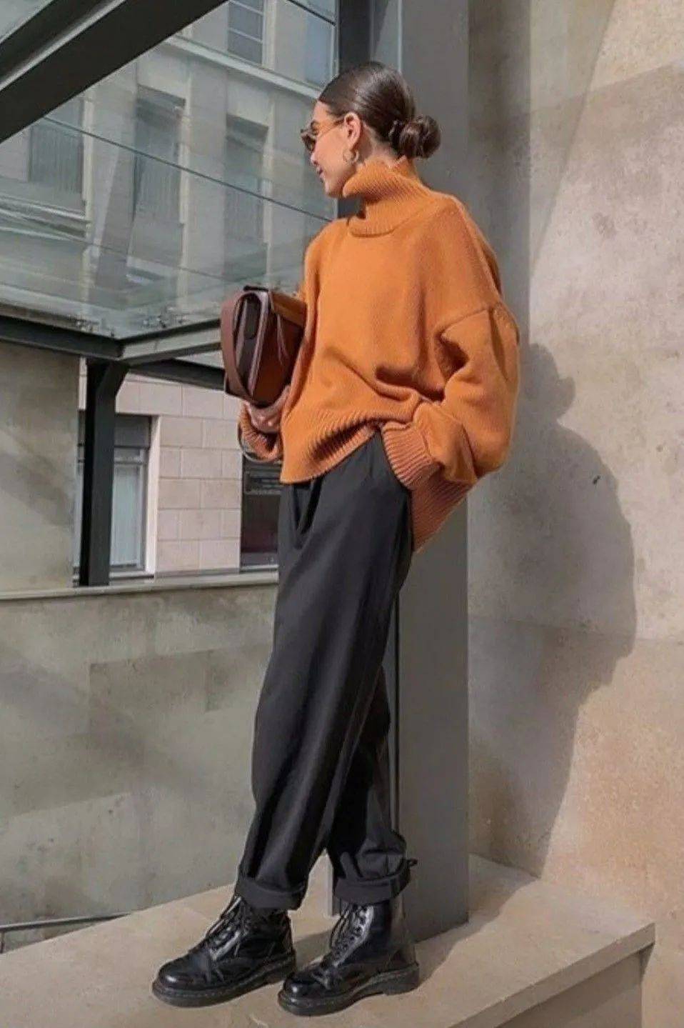 灯芯绒 别再穿高跟鞋了，奶奶裤+短靴才是今年秋冬最流行！