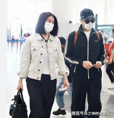 袁咏仪 一套穿搭比较森女文艺风，适合温柔优雅的女孩子