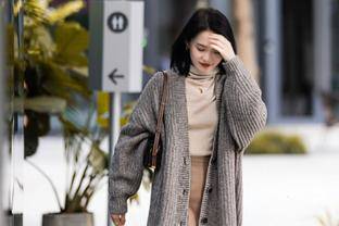 感觉 陈德容这样的女人越老越吃香，穿得简约但很高级，长皱纹了也很美