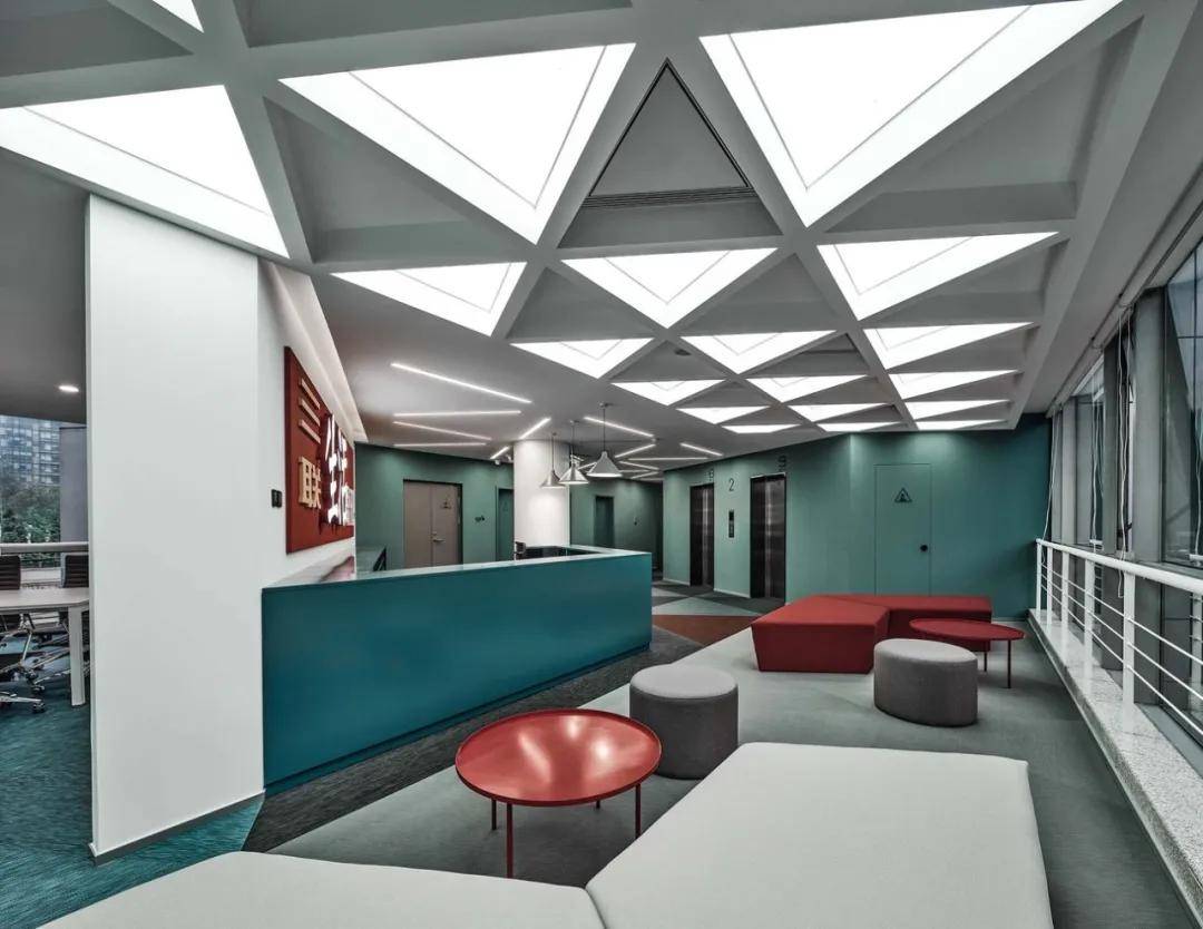 总说国内办公室太low？国内知名大厂第一个不服！