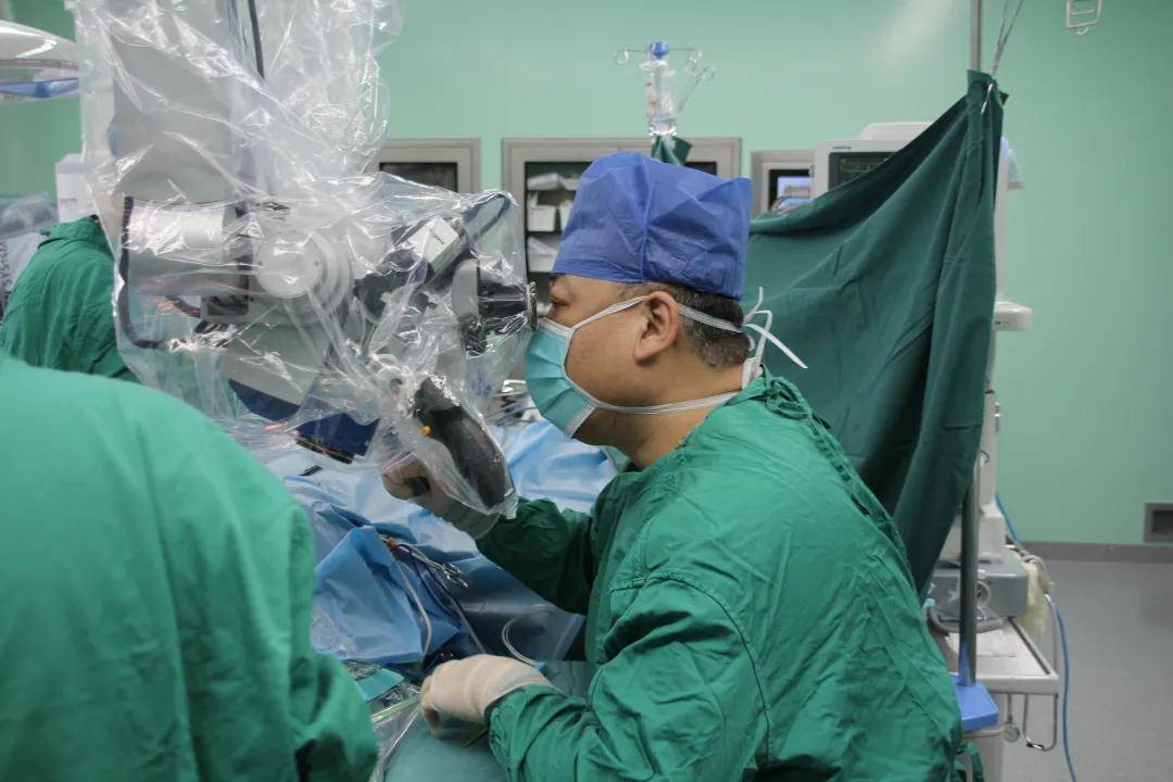 里长|脑袋里长这种瘤是不是100%没救了?看完这篇文章你就明白了！