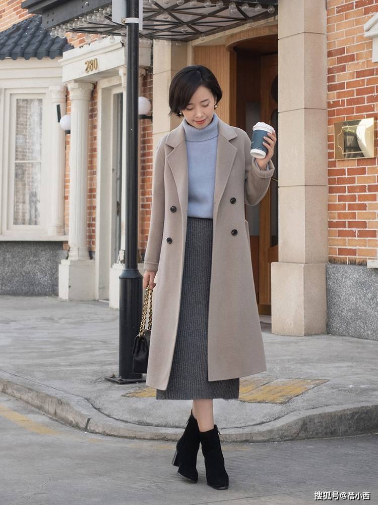 黑色 冬季穿这5个“神仙色大衣”真香，搭配牛仔裤、半身裙高级显气质