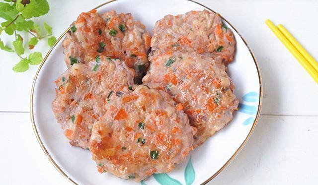 煎饼|猪肉太贵，早餐煎饼新做法，比肉饼更营养！细嫩爽口好消化，香！