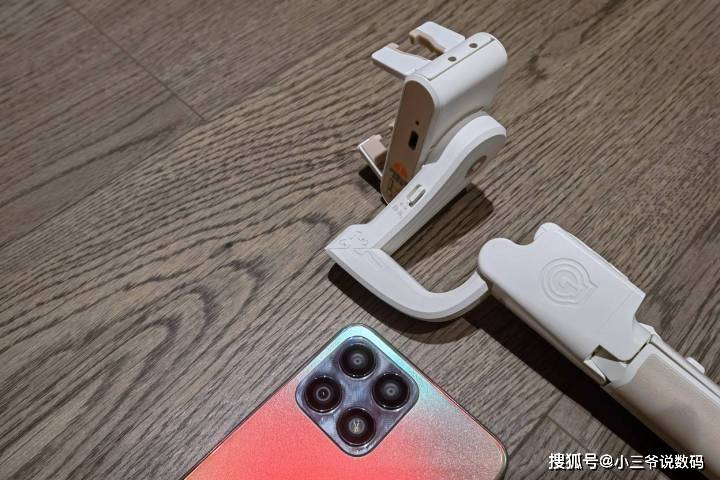 一键出大片，浩瀚卓越小Q稳拍杆体验