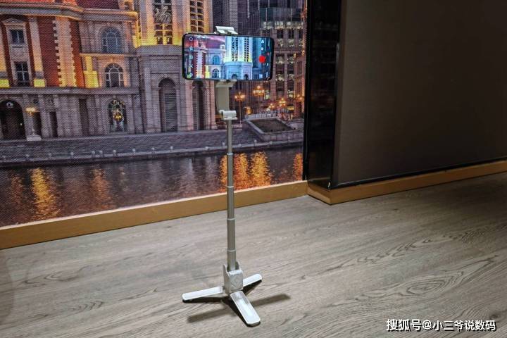 一键出大片，浩瀚卓越小Q稳拍杆体验