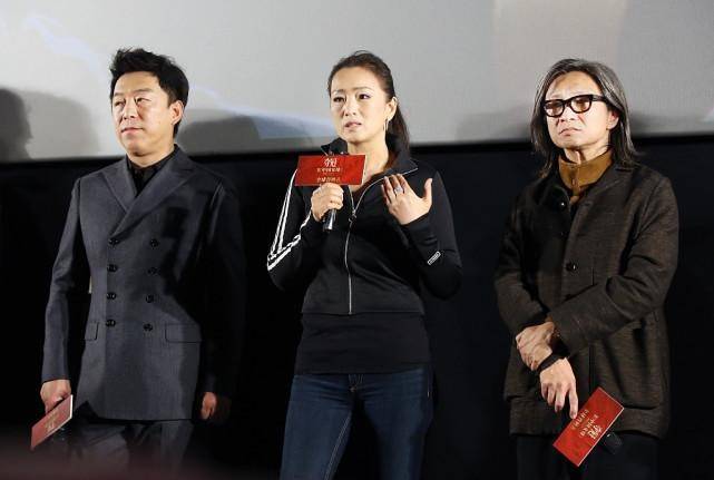 校服 巩俐真是穿啥都好看，一身校服露出小肚子，感觉仍然很高级