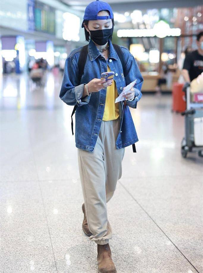 气息 “中性风”打扮还得看窦靖童，又飒又酷，有天后王菲的气场