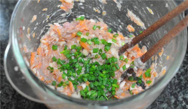 煎饼|猪肉太贵，早餐煎饼新做法，比肉饼更营养！细嫩爽口好消化，香！