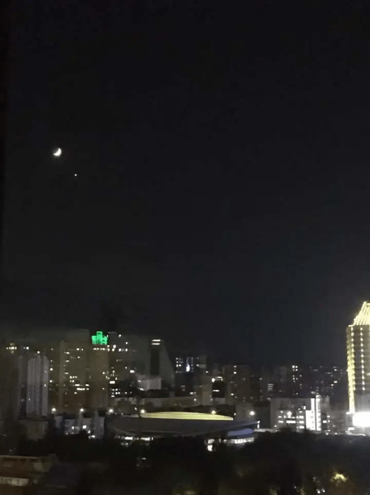 朋友圈被“奇观”刷屏：太美了！很快还有“大片”登场