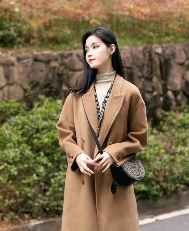 服装 不想成为别人眼中的“大妈”，穿对了很关键，可以试试裙装穿搭