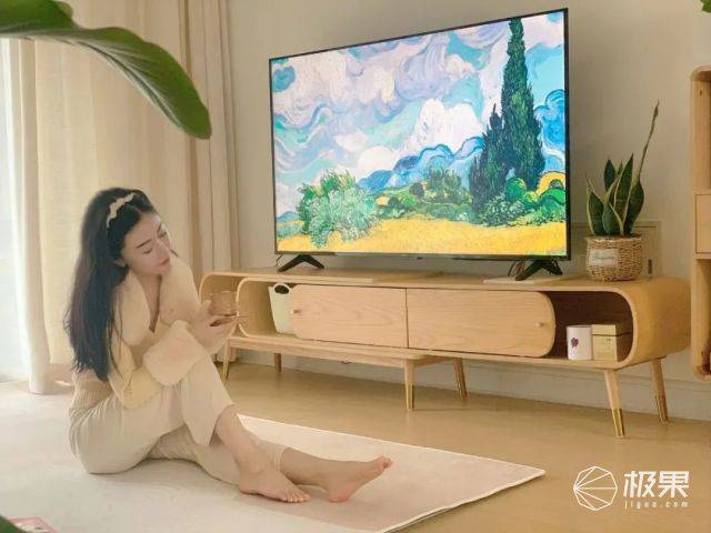 时尚博主的灵感之光！荣耀智慧屏X2：开机秒入画精致度满分