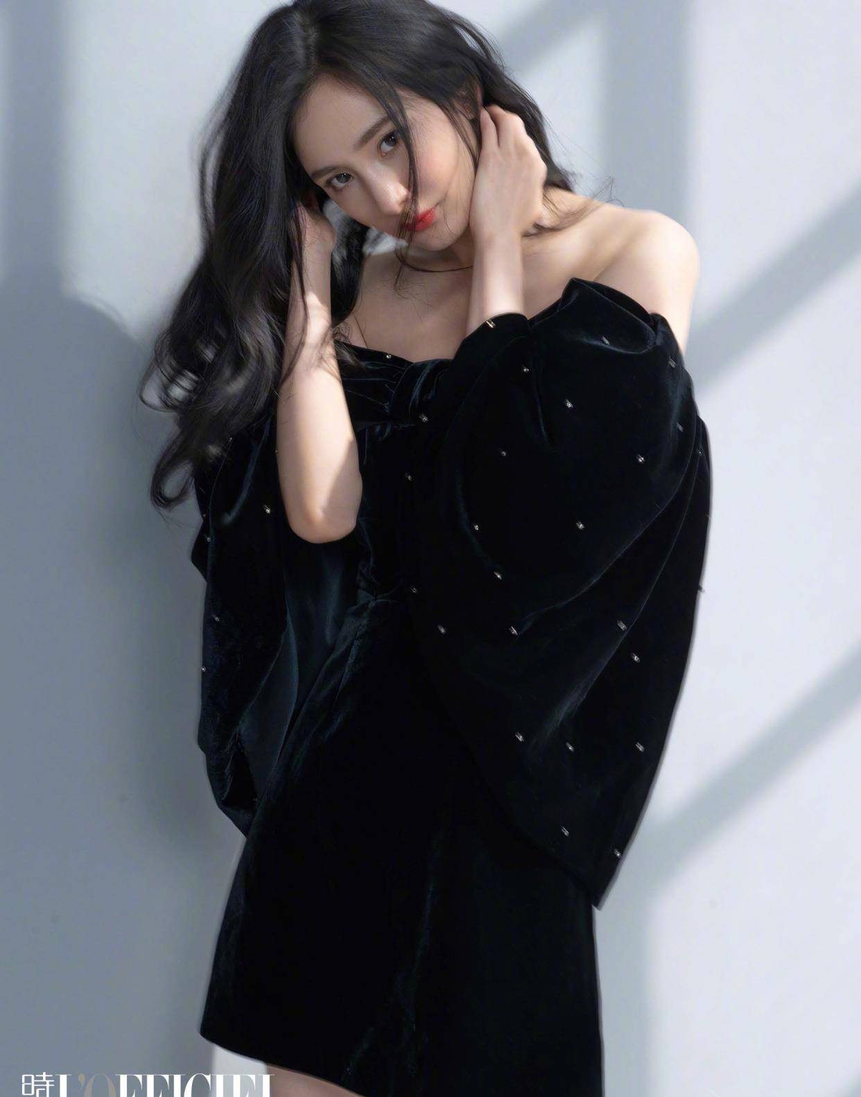 润色 杨幂太会穿,连体裤搭配过膝靴,藏不住的大长腿!