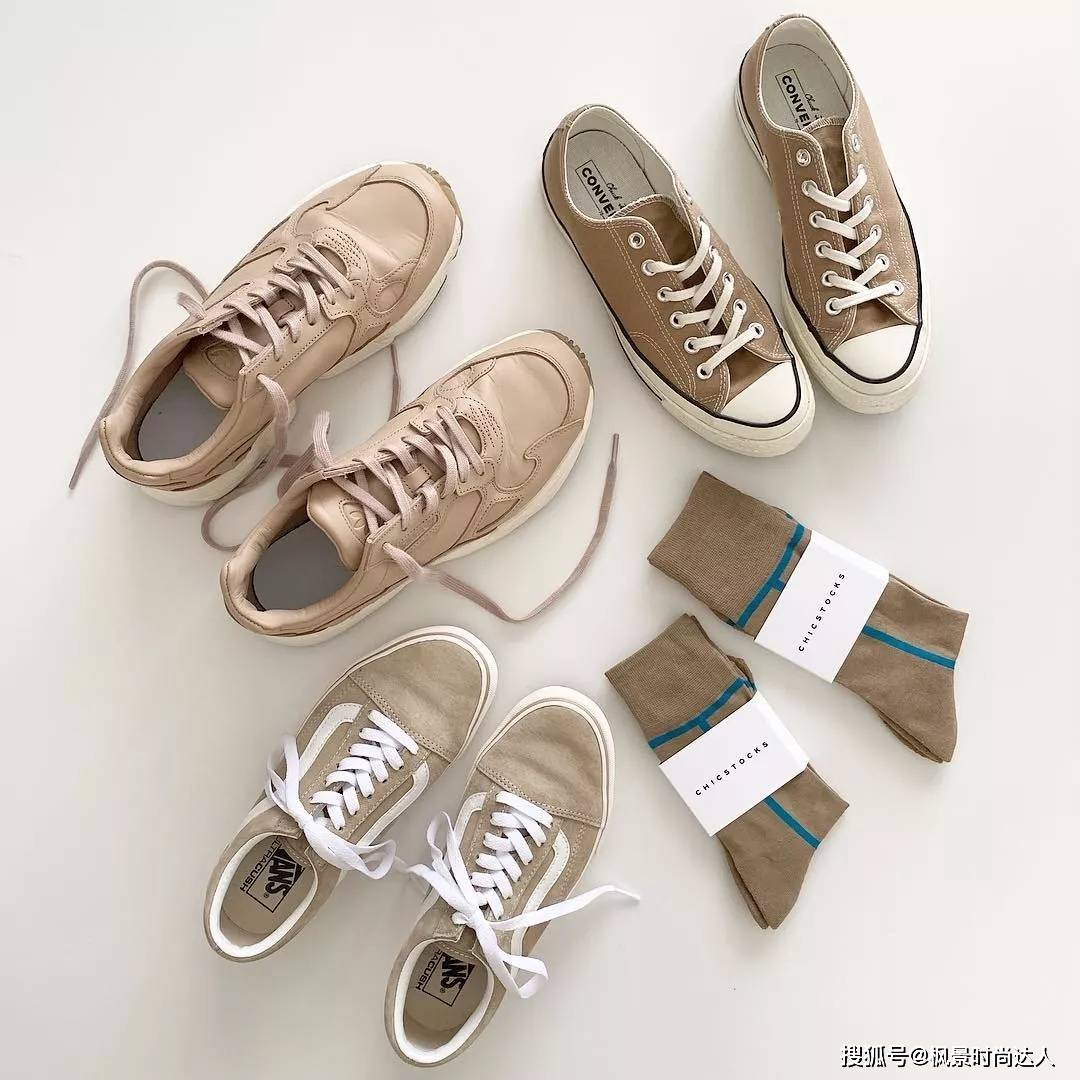 王道 奶茶色就是王道！穿上这个201最百搭配色，从头到脚怎么搭、怎么好看！