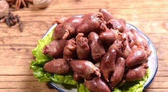 内脏|你会喂猫吗？下面五种喂猫方式是错误的，你用过吗？