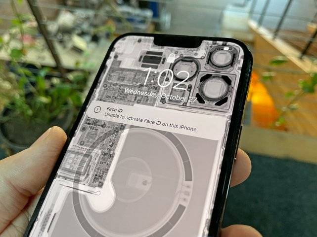 苹果认错！iPhone 13 维修不再「使绊子」！网友：省下几千块！