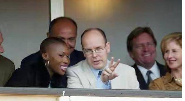 赡养费|摩纳哥夏琳王妃从南非返回，和丈夫甜蜜同框，力破离婚传闻