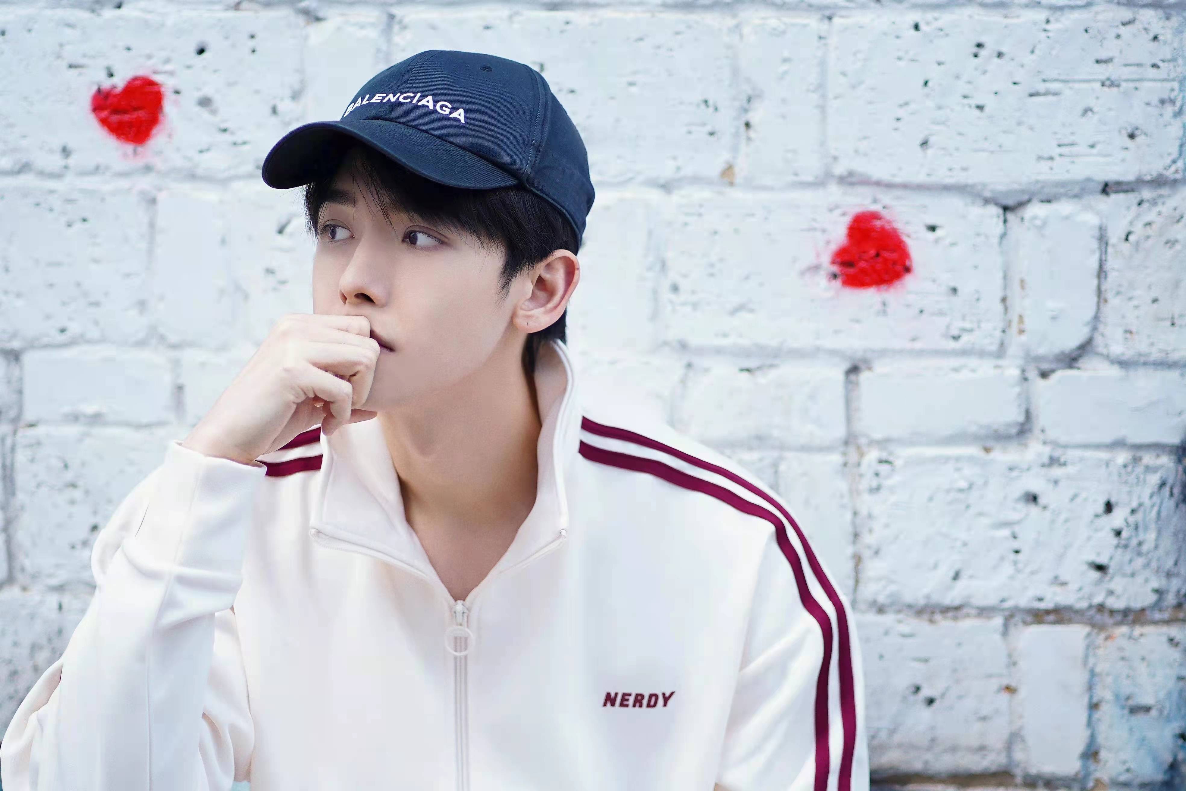 王以纶学长风写真营业获赞 网友:请保持这种速度_运动