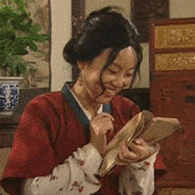 演技|张雪迎模仿紫霞眨眼被吐槽，综艺翻拍是重现经典还是东施效颦？