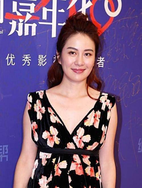 身材 叶璇穿搭“翻车”了,丰满身材还穿宽松裙,看着不高级,有点显老