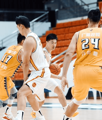 浙江广厦击败山西拿到4连胜!胡金秋36分,孙铭徽26分,原帅0分_费尔德