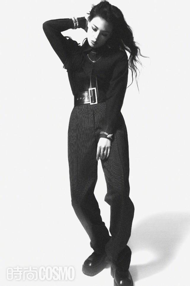 颜色 舒淇的硬照不会出错!时隔两年再穿Dior拍闭年刊,气场全开变女王