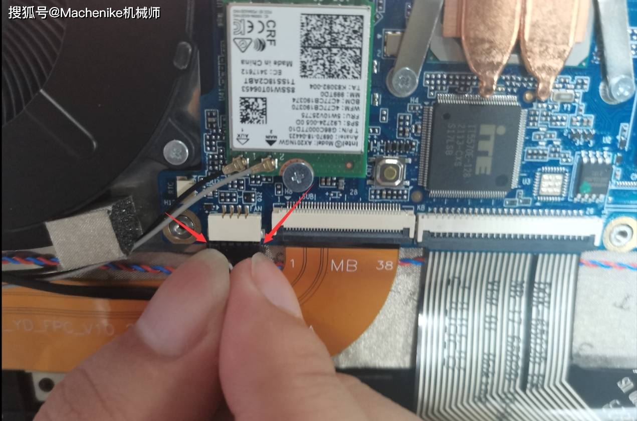 高性价比的轻薄本机械师创物者14拆机清灰教程