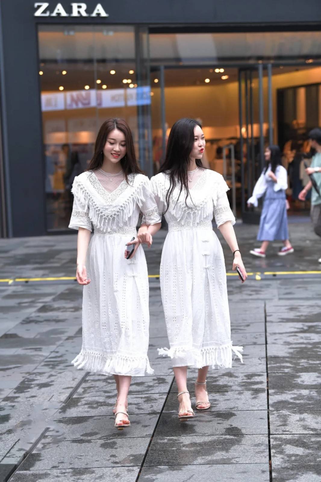 显得 青春感与少女感兼备的穿搭，清新温柔又时尚，穿出无法抗拒的风采