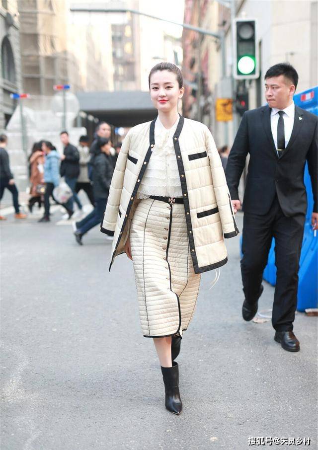腰带 别再跟风加拿大鹅了,今冬流行的还有绗缝棉衣,4个技巧远离土气
