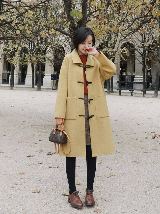 整体 秋冬穿大衣尽量少配打底裤，学时尚博主搭配半身裙，优雅更提气质