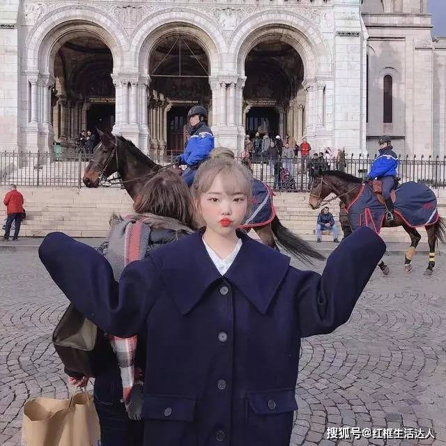 卫衣 棉服+牛仔裤，卫衣+阔腿裤，学生党这样穿，减龄还时髦