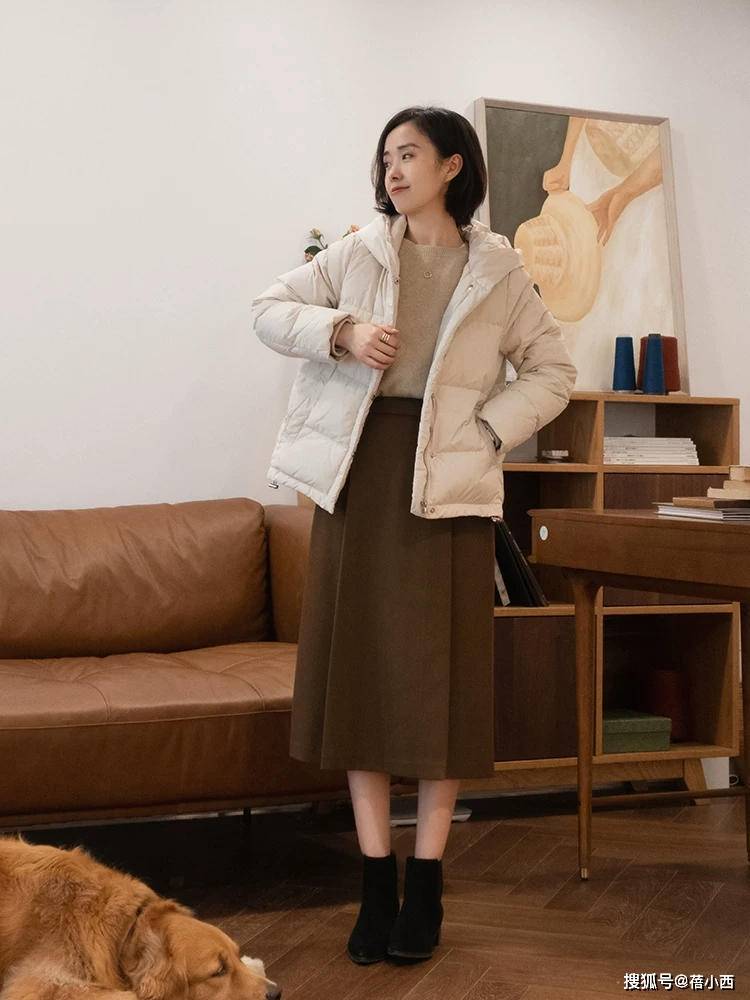 整体 冬季穿羽绒服不怕冷，选这5款就够了，配毛衣、牛仔裤时髦又洋气