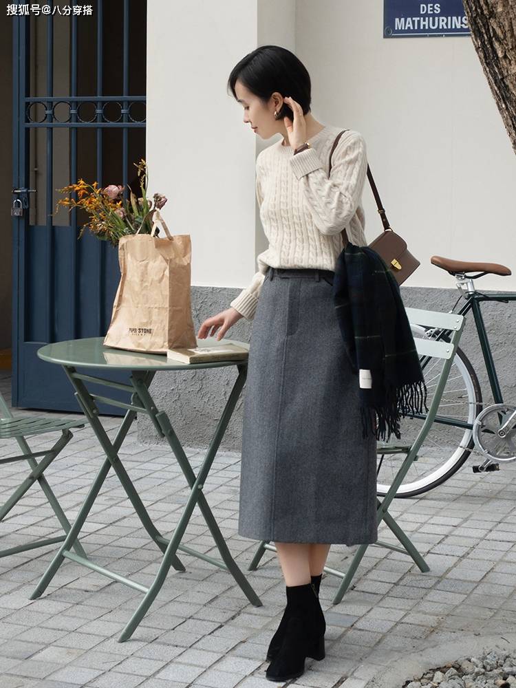 毛衣 冬季就适合穿“法式风毛衣”，这些单品百搭又显气质，美得高级