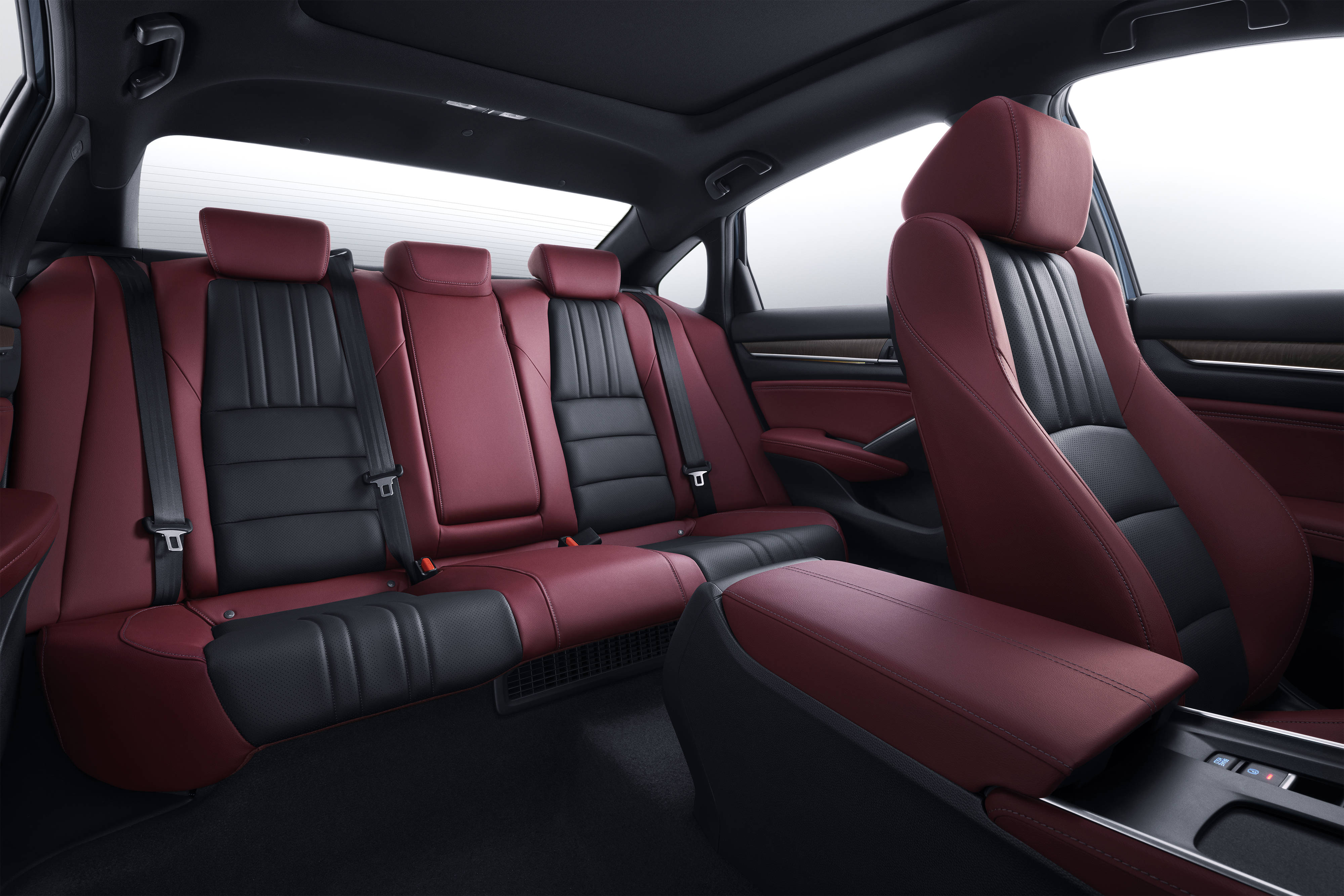 新智能系统双动力版本英仕派上市起售1799万元