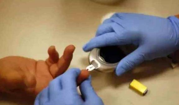 白萝卜|引发糖尿病的5个常见“诱因”，不妨了解下，早知道，早预防