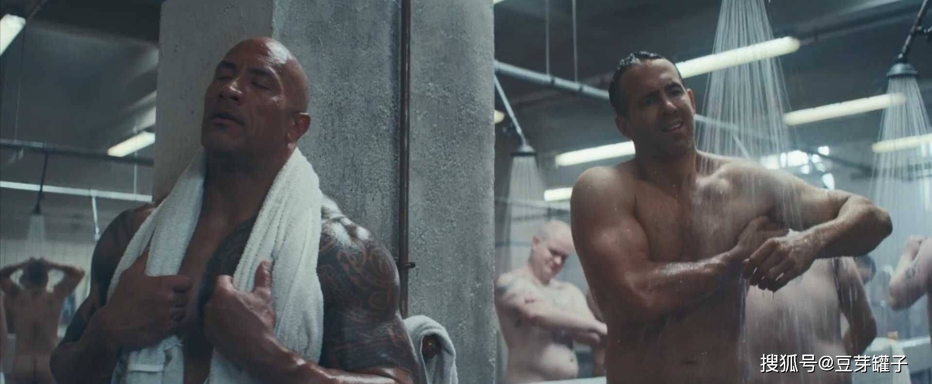 观点评论|《红色通缉令》：豪华卡司阵容，是部类型佳片，还是部谐仿烂片？