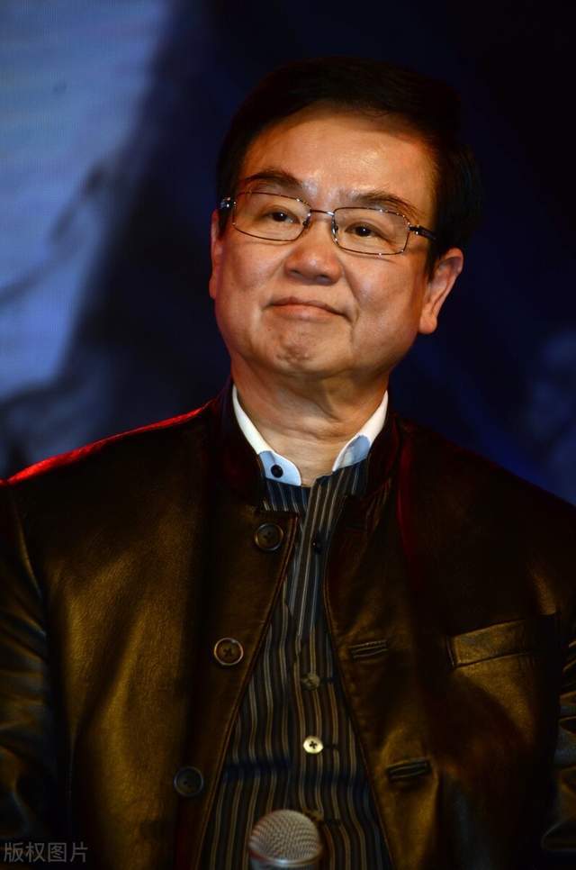 生活|黄百鸣的真爱情史，放弃纸醉金迷的生活，陪妻子抗癌15年终获成功