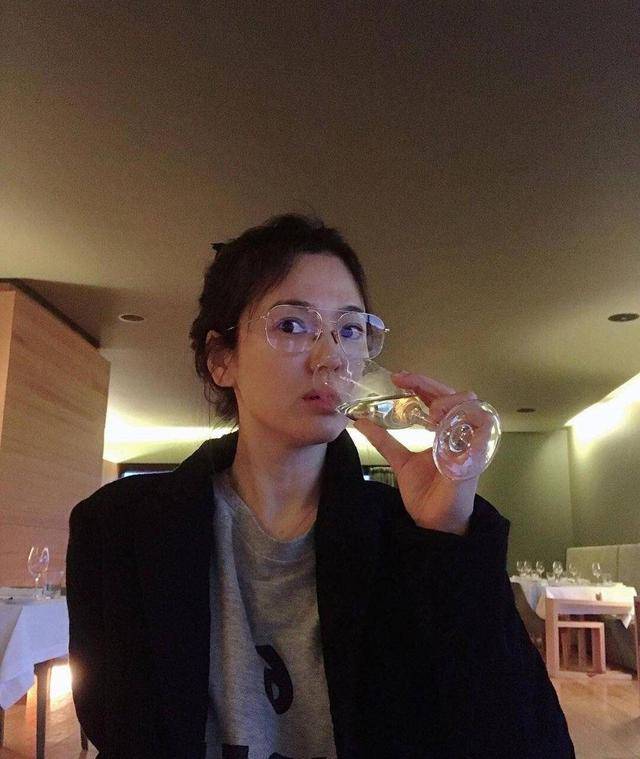 灯芯绒 宋慧乔准备的这三款过冬单品，可以复制到生活中，不论高矮都能穿