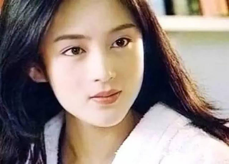 时代为什么说”骨相美“是高级美？看完章子怡，张柏芝后，终于明白了