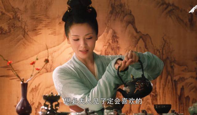 李少红|首播热度冲上第二，42岁刘涛强行扮嫩，她凭什么能打败马思纯？